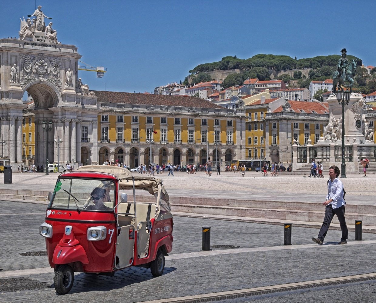 PRACA DO COMMÉRCIO mit einem Tuk-Tuk