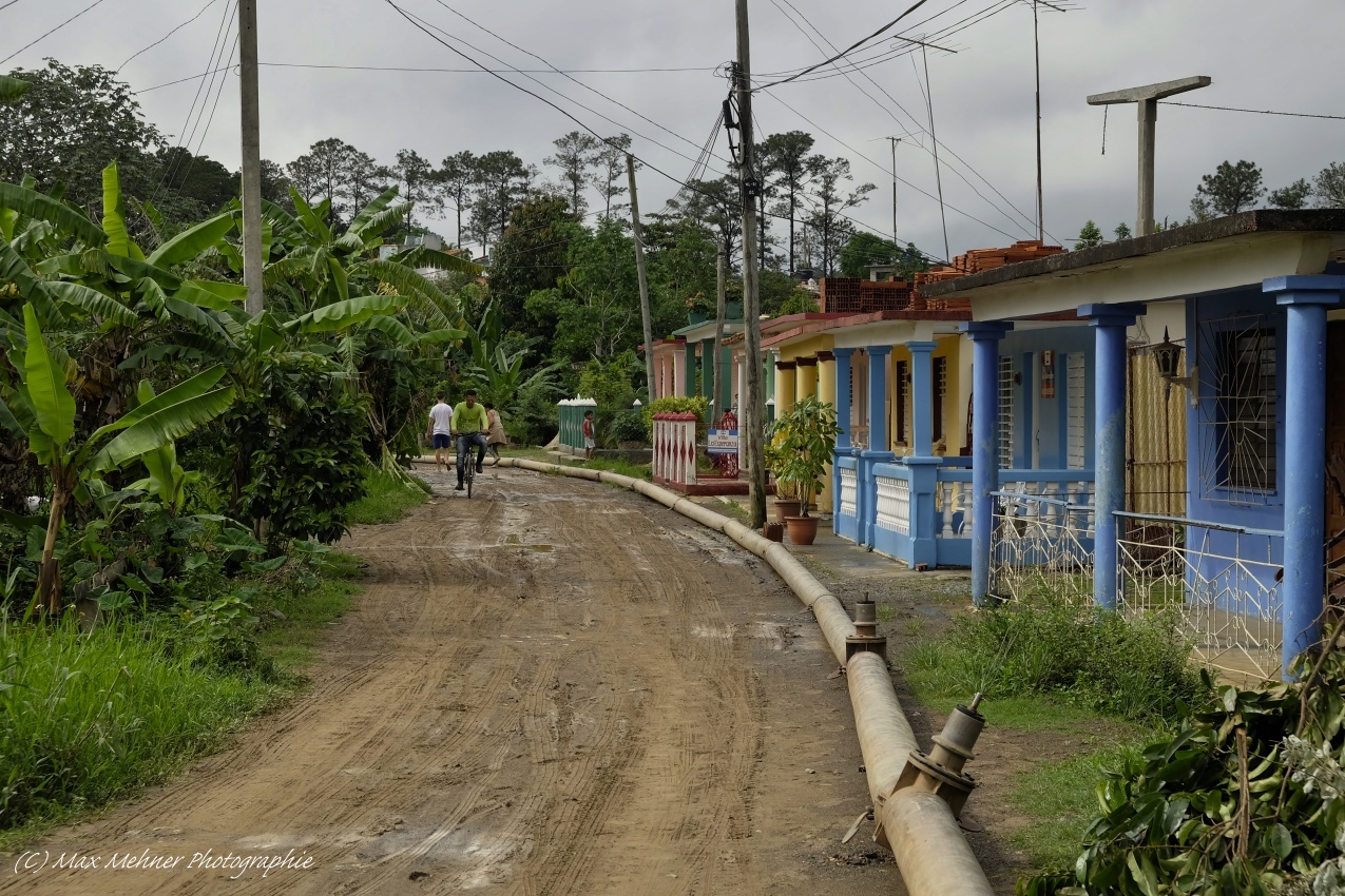 typische Seitenstraße in Vinales